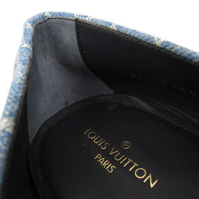LOUIS VUITTON
18 Year LV Logo Gold Color Metal
Monogram Denim LV Club Line Loafers
