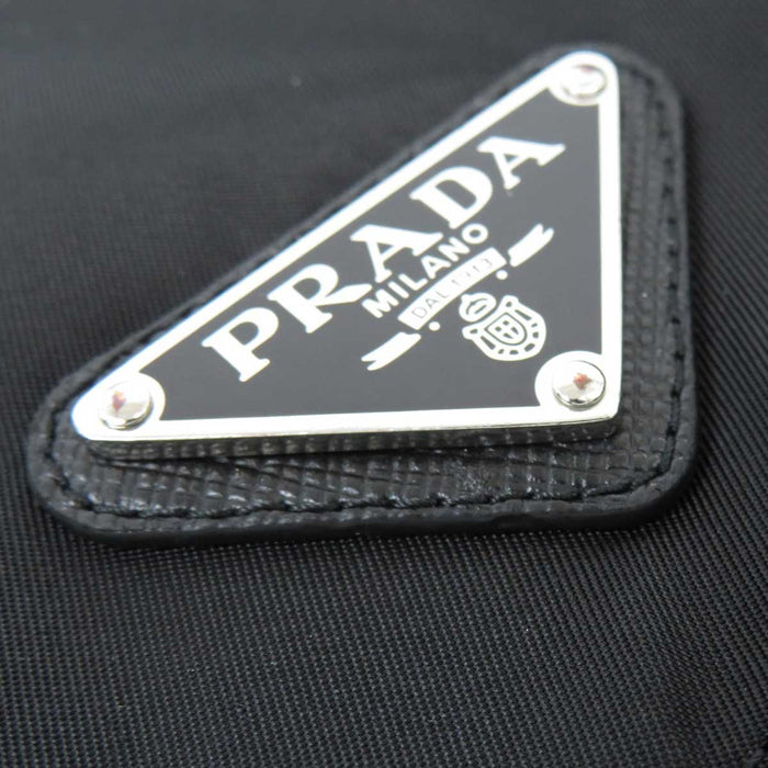 PRADA 
22年 三角ロゴ プレート リナイロン 
Re-Nylon トライアングルロゴ ショートパンツ