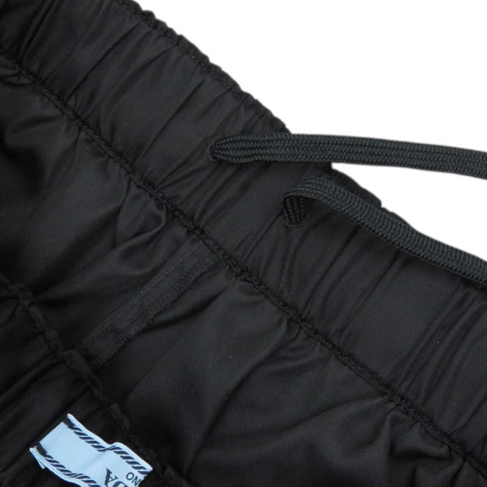 PRADA 
22年 三角ロゴ プレート リナイロン 
Re-Nylon トライアングルロゴ ショートパンツ