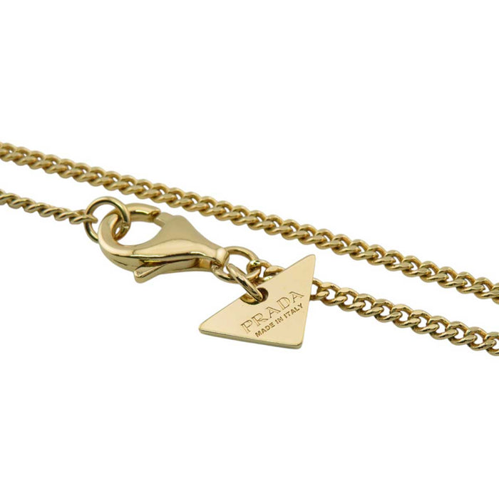 PRADA 
三角ロゴ ペンダント ゴールドカラーメタル 
トライアングルロゴ ネックレス