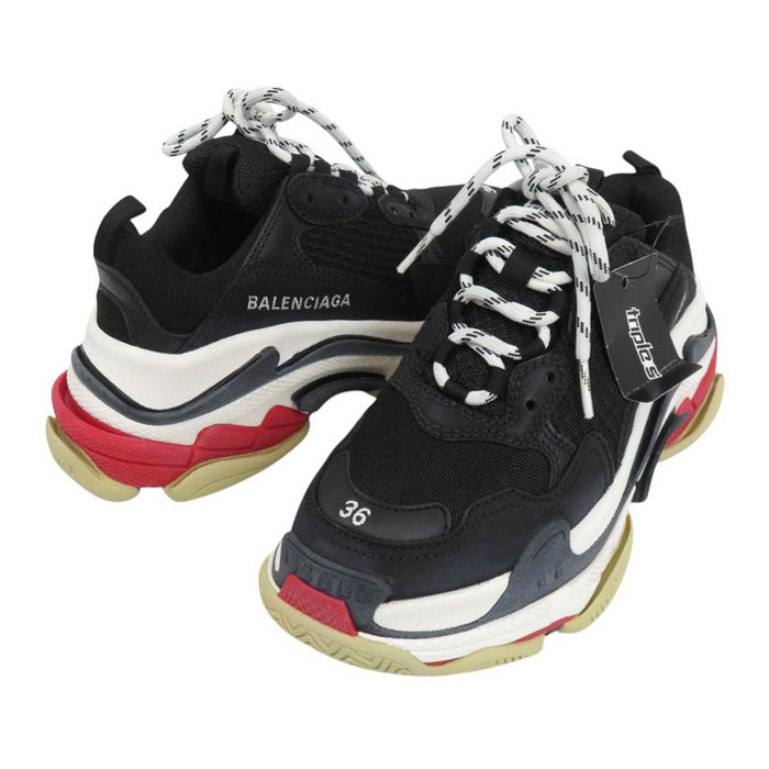 BALENCIAGA 
Triple S Lace-Up Logo 
Triple S 36 Dad Sneakers Platform