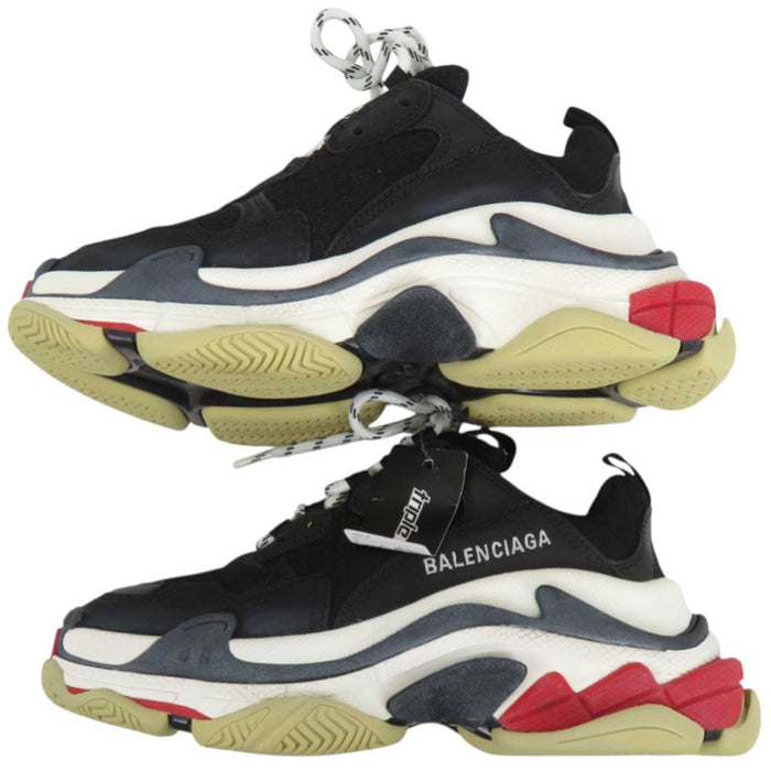 BALENCIAGA 
Triple S Lace-Up Logo 
Triple S 36 Dad Sneakers Platform