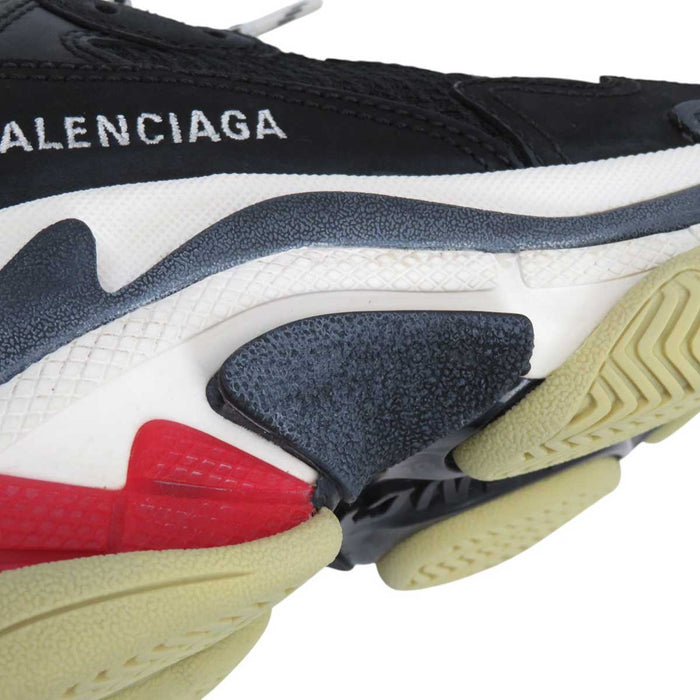 BALENCIAGA 
Triple S Lace-Up Logo 
Triple S 36 Dad Sneakers Platform