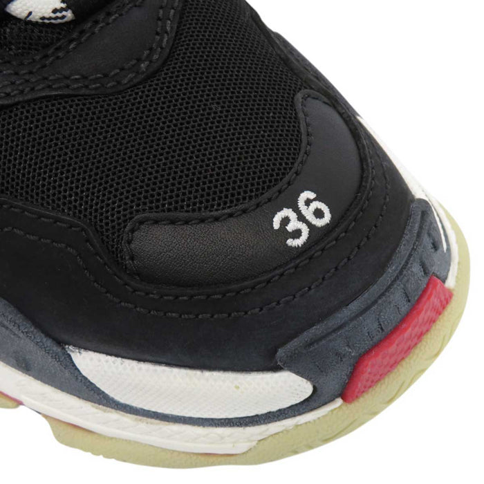 BALENCIAGA 
Triple S Lace-Up Logo 
Triple S 36 Dad Sneakers Platform