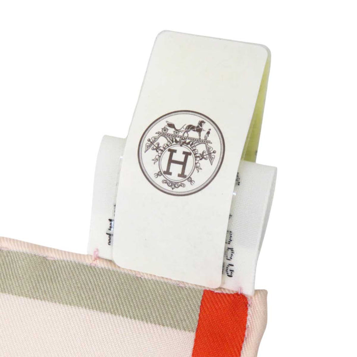 HERMES 
ロイヤルタイガーのカルーセル シルク スカーフ 大判 
カレ 90 LE CARROUSEL DU TIGRE ROYAL