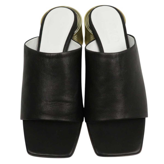 Maison Margiela 
ロゴ 缶ヒール オープントゥ スクエアトゥ 
MM6 レザー ミュール