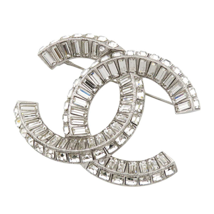 CHANEL 
COCO CC logo silver color metal 
Coco mark strass bijou pin brooch