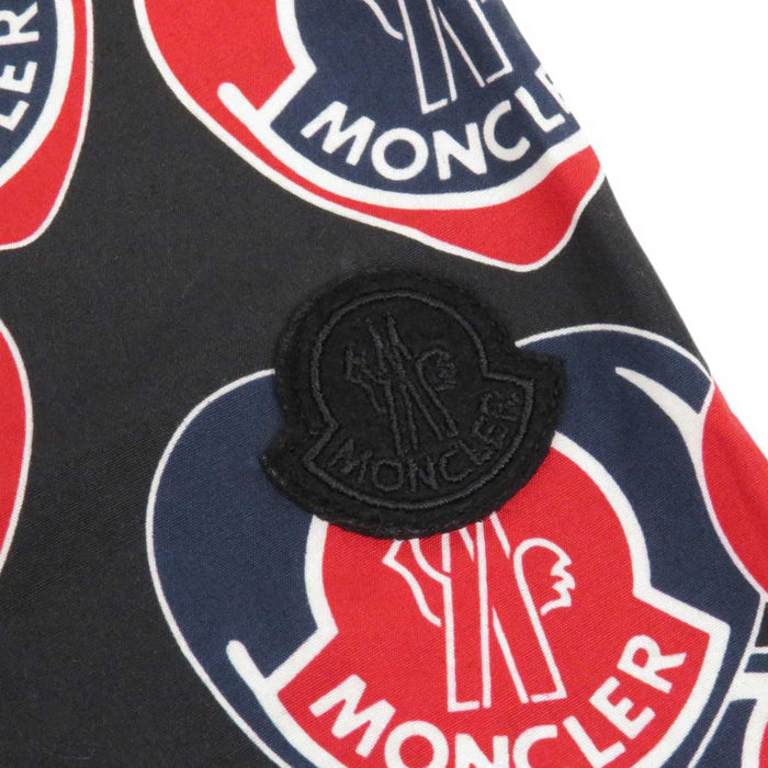 MONCLER
All-over pattern patch heart
Logo cotton short-sleeve shirt