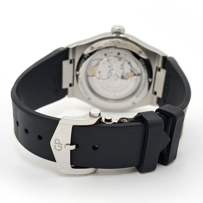 GIRARD-PERREGAUX
Laureato
With box and warranty card