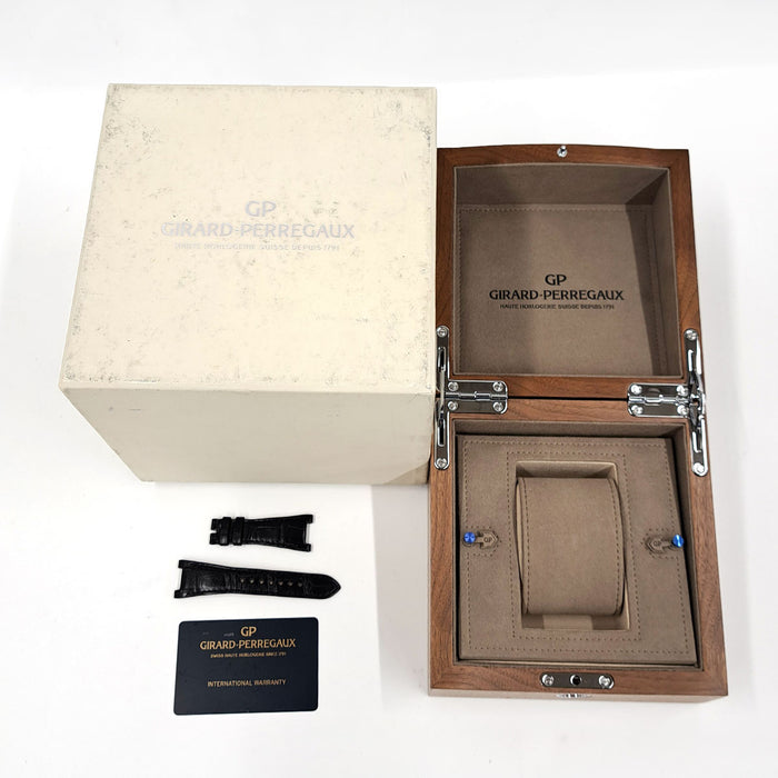 GIRARD-PERREGAUX
Laureato
With box and warranty card