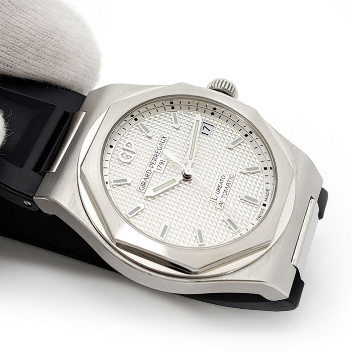 GIRARD-PERREGAUX
Laureato
With box and warranty card