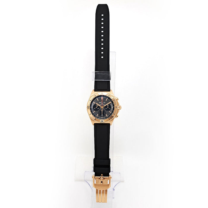 BREITLING
Chronomat B01 42
With box and warranty card