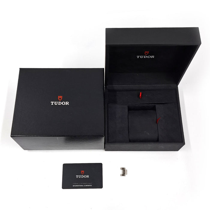 TUDOR
Heritage Black Bay
With box and warranty card