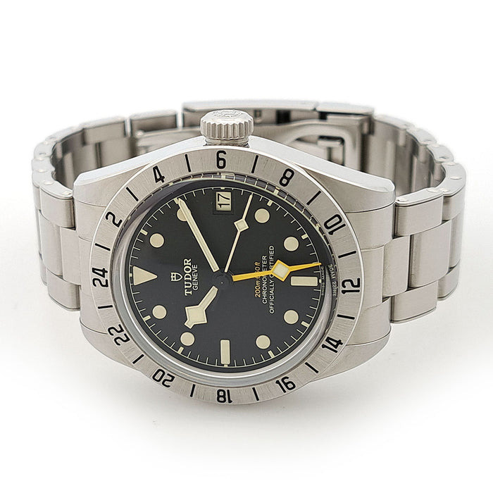 TUDOR
Black Bay Pro
With box and warranty card