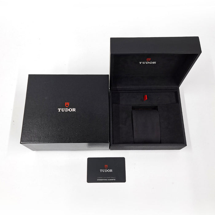 TUDOR
Black Bay Pro
With box and warranty card