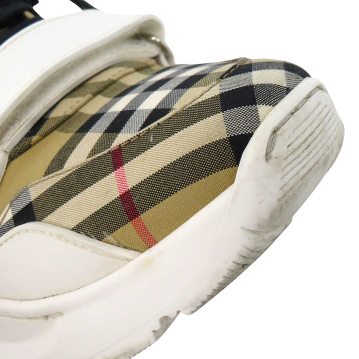 BURBERRY
Logo Curve Sole Lace-Up
Nova Check Leather Sneakers