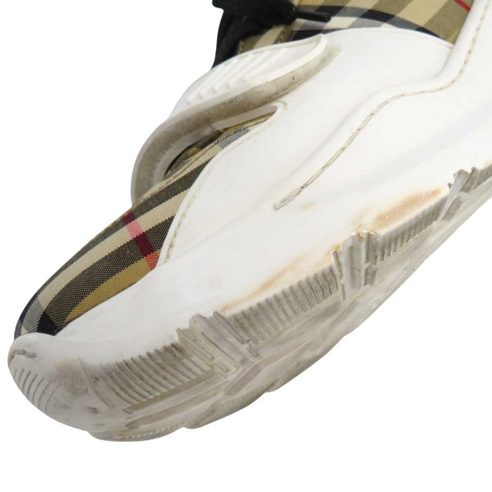 BURBERRY
Logo Curve Sole Lace-Up
Nova Check Leather Sneakers