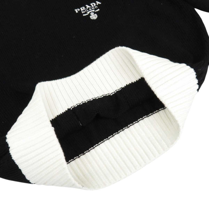 PRADA 
刺繍ロゴ リブ編みトリム バイカラー 五分袖 
コットン クルーネック ハーフスリーブ セーター