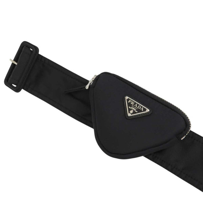 PRADA 
Pochette ceinture logo triangle en Re-Nylon 
Jupe avec pochette ceinture Re-Nylon