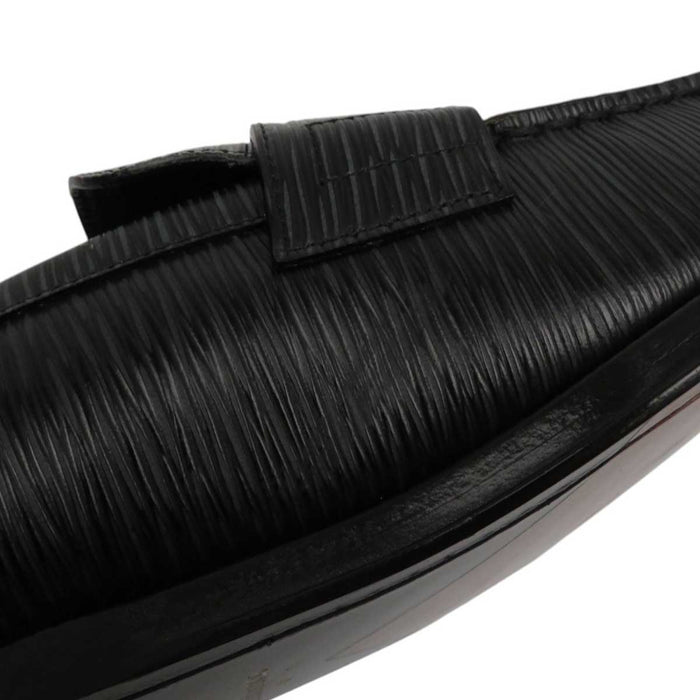 LOUIS VUITTON
18 Year LV Logo Embossed
Epi Signature Coin Loafers