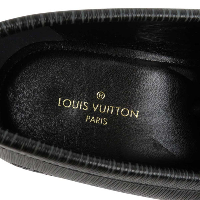 LOUIS VUITTON
18 Year LV Logo Embossed
Epi Signature Coin Loafers