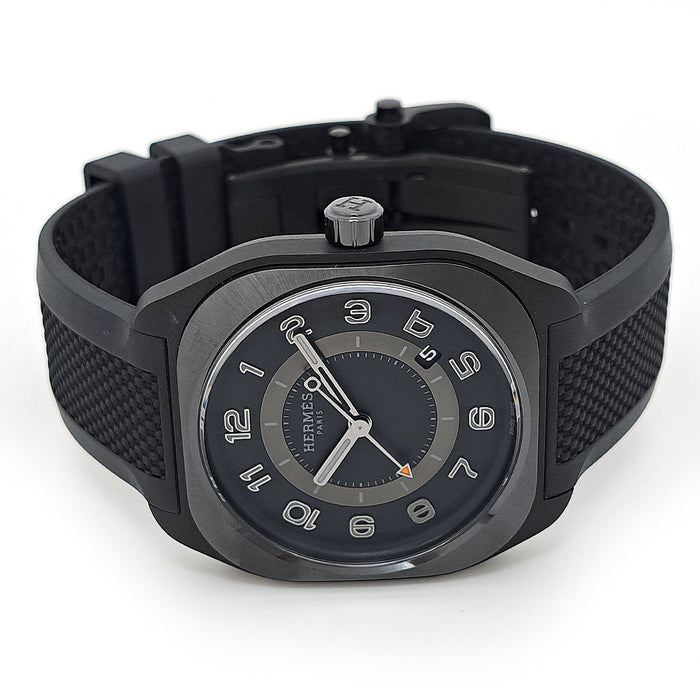HERMES 
H08 ブラックチタン 
箱ギャラ付