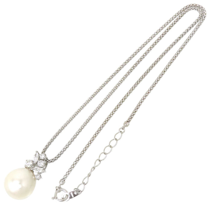 TASAKI 
South Sea Pearl Diamond Necklace