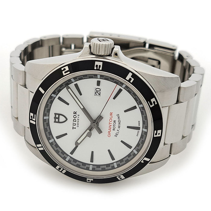 TUDOR 
Grand Tour Date 
With box and warranty card