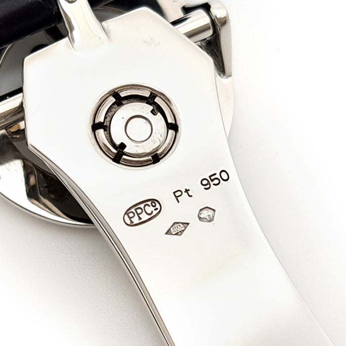 PATEK PHILIPPE
Complicated Watch Annual Calendar Chronograph
With Box and Guarantee Card