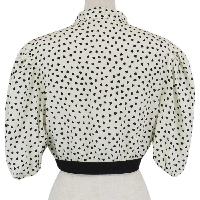 MIUMIU 
23SS logo chiffon seta a mezza manica 
camicetta cropped con fiocco e motivo a cuori