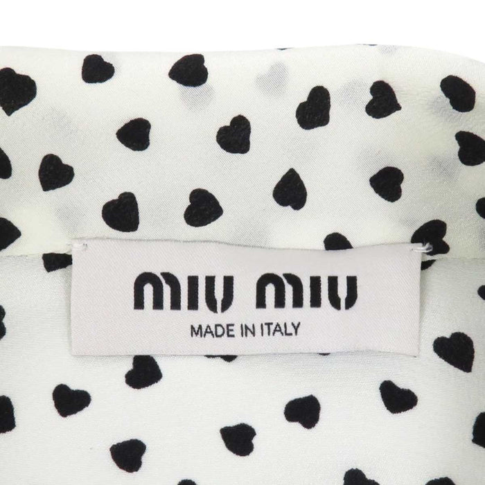 MIUMIU
23SS 標誌 雪紡 絲綢 五分袖
愛心圖案 蝴蝶結 領口 短款 襯衫