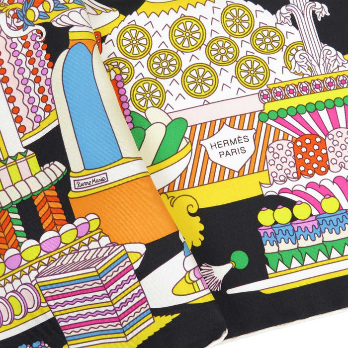 HERMES
Patisserie Française Large Silk
Carré 90 LA PATISSERIE FRANCAISE