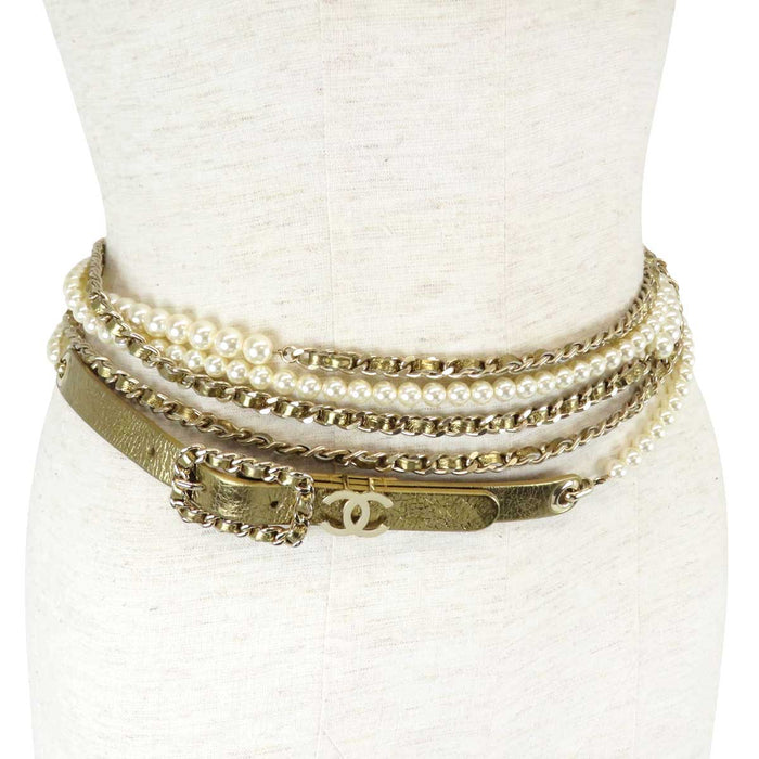CHANEL 
B20A COCO CC Logo Leather 
Coco Mark Costume Pearl Chain Belt