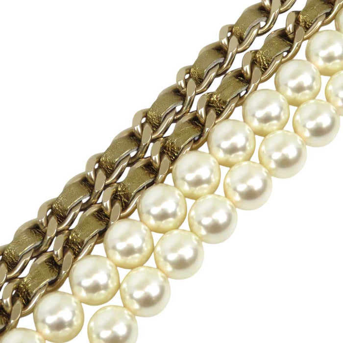CHANEL 
B20A COCO CC Logo Leather 
Coco Mark Costume Pearl Chain Belt