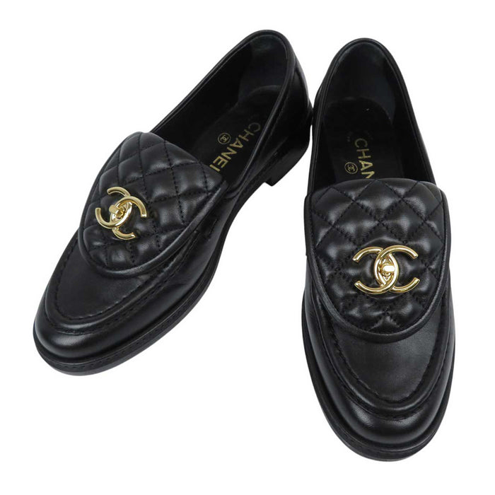 CHANEL 
COCO CC ロゴ レザー 
ココマーク ターンロック マトラッセ ローファー