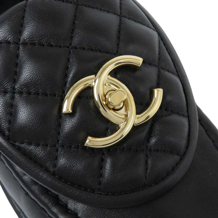 CHANEL 
COCO CC ロゴ レザー 
ココマーク ターンロック マトラッセ ローファー