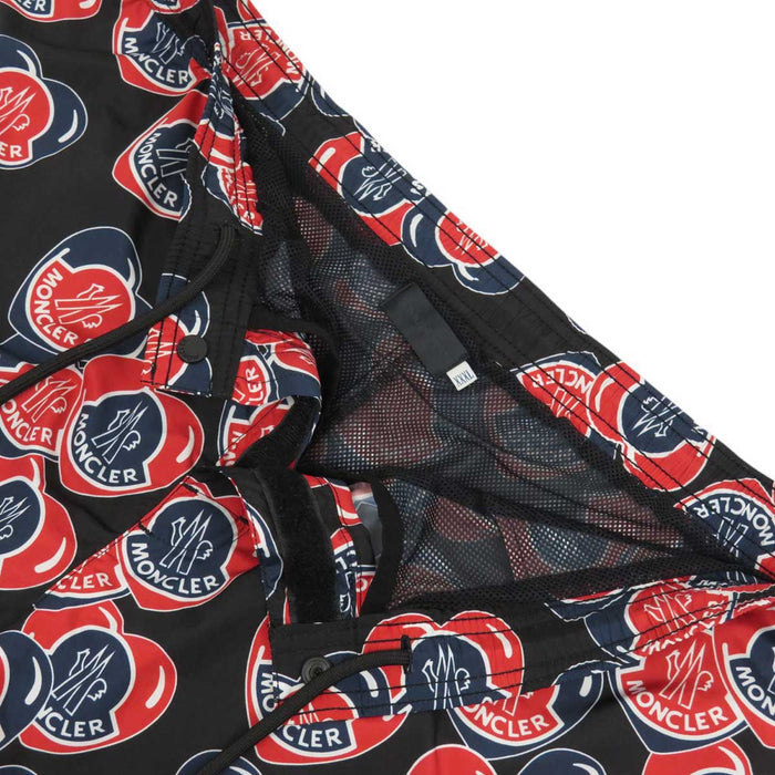 MONCLER 
総柄 ワッペン ハート 
ロゴ コットン ハーフパンツ