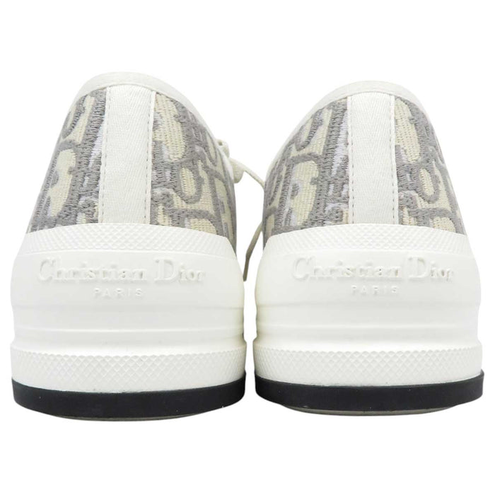 Dior 
Walk'n'Dior Baskets basses brodées en coton 
Walk'n'Dior Baskets à plateforme 
Oblique