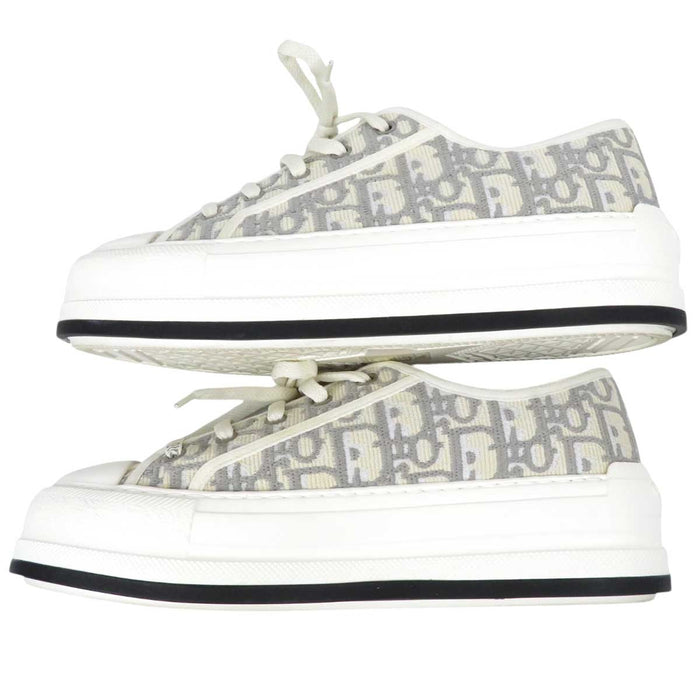 Dior 
Walk'n'Dior Baskets basses brodées en coton 
Walk'n'Dior Baskets à plateforme 
Oblique