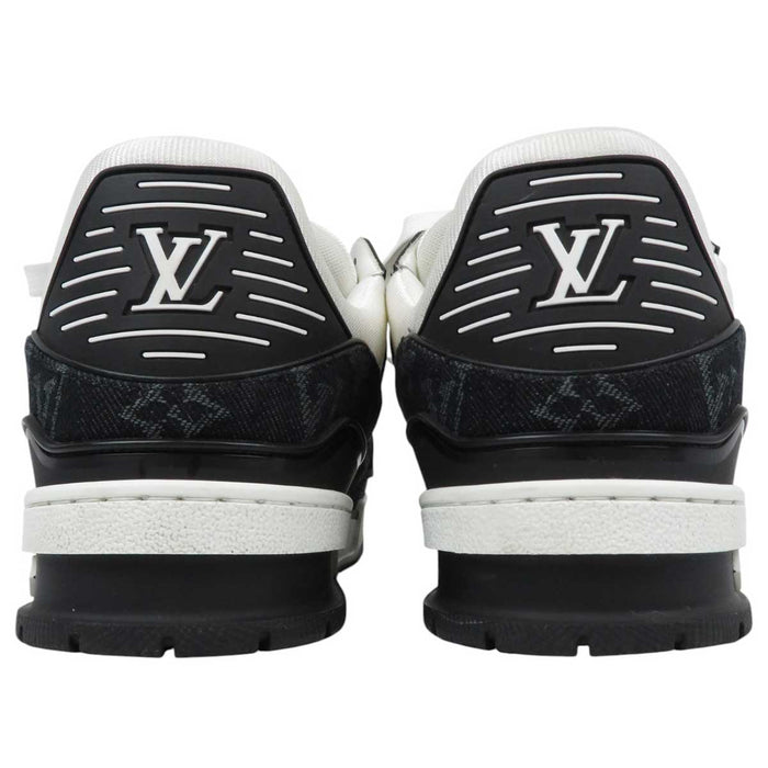 LOUIS VUITTON
Logo Monogram Denim
LV Trainer Line Sneakers