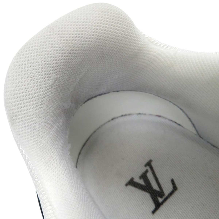 LOUIS VUITTON
Logo Monogram Denim
LV Trainer Line Sneakers