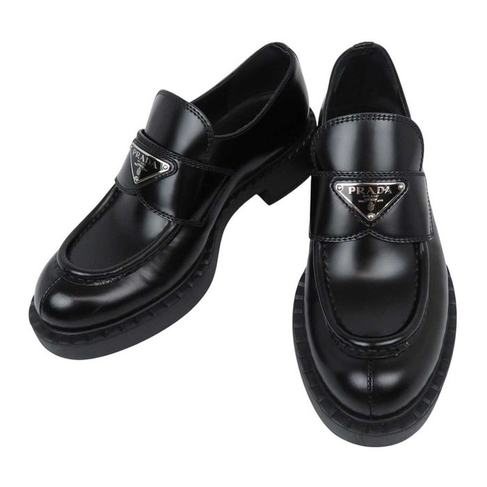 PRADA 
トライアングルロゴ 
チョコレート ブラッシュドレザー ローファー