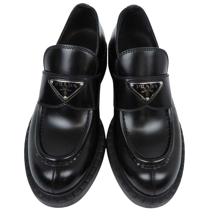 PRADA 
トライアングルロゴ 
チョコレート ブラッシュドレザー ローファー
