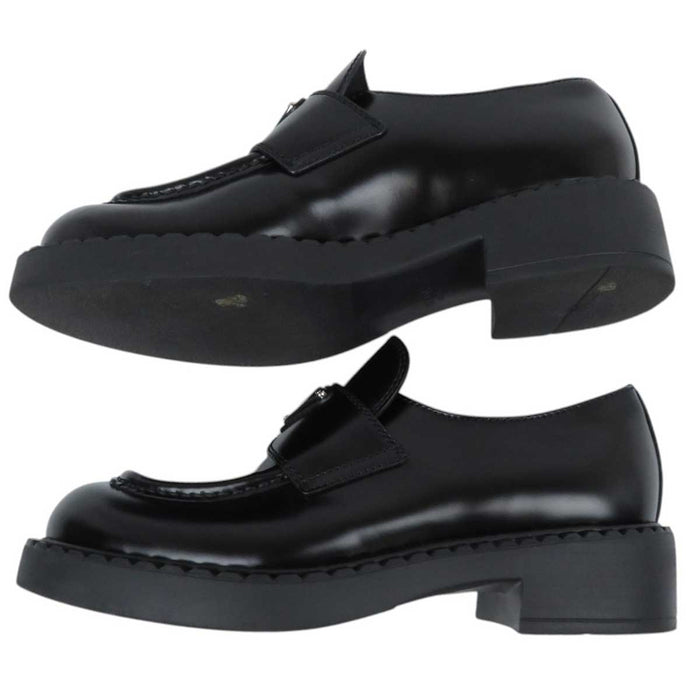 PRADA
Triangle Logo
Chocolate Brushed Leather Loafer