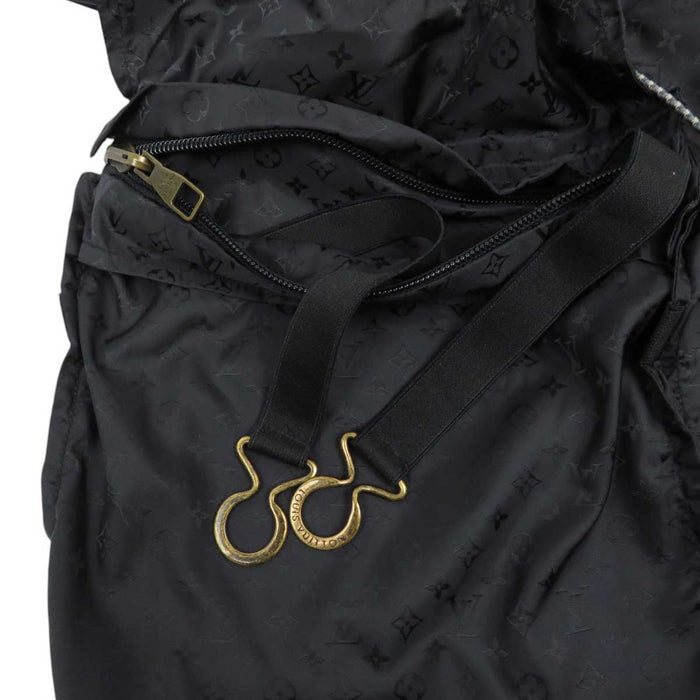 LOUIS VUITTON
LV logo all-over pattern hood nylon
Monogram hooded coat