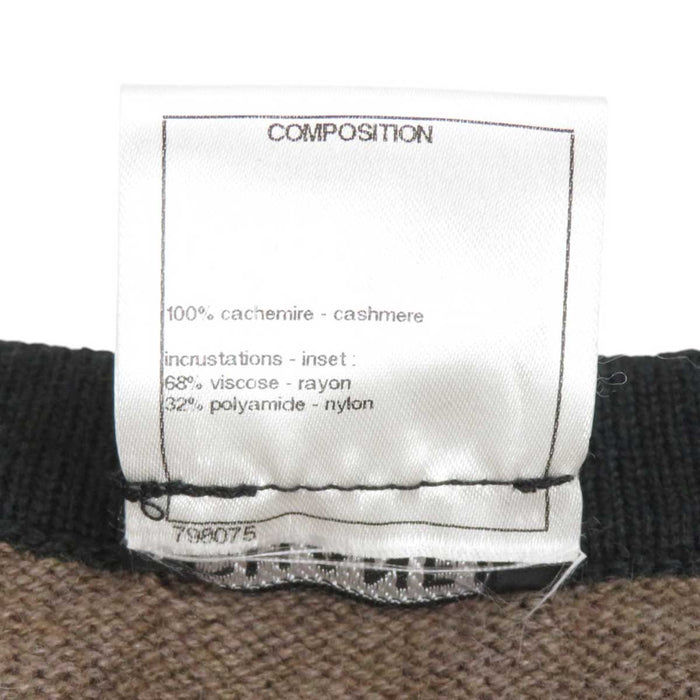 CHANEL
COCO CC Logo V-Neck Gold Color Metal Fittings
Coco Mark Turn Lock Cashmere Long Cardigan