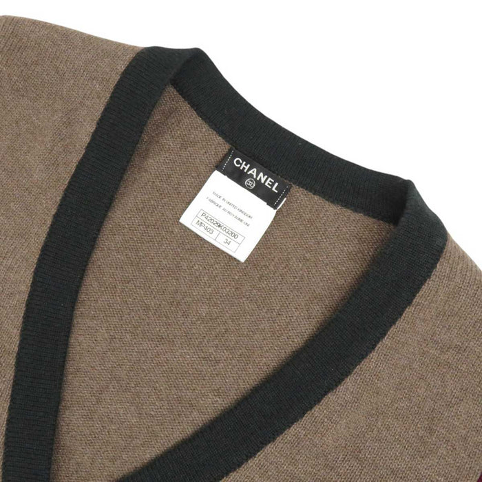 CHANEL
COCO CC Logo V-Neck Gold Color Metal Fittings
Coco Mark Turn Lock Cashmere Long Cardigan