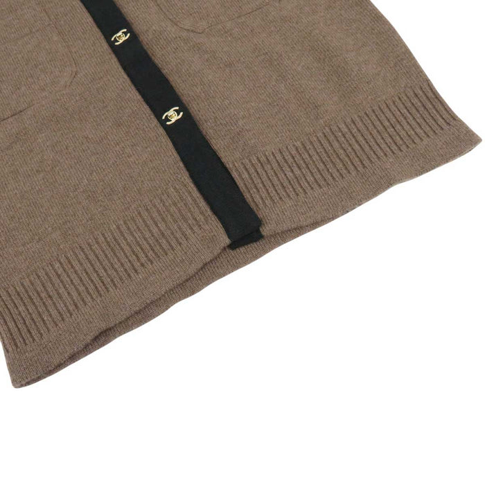 CHANEL
COCO CC Logo V-Neck Gold Color Metal Fittings
Coco Mark Turn Lock Cashmere Long Cardigan
