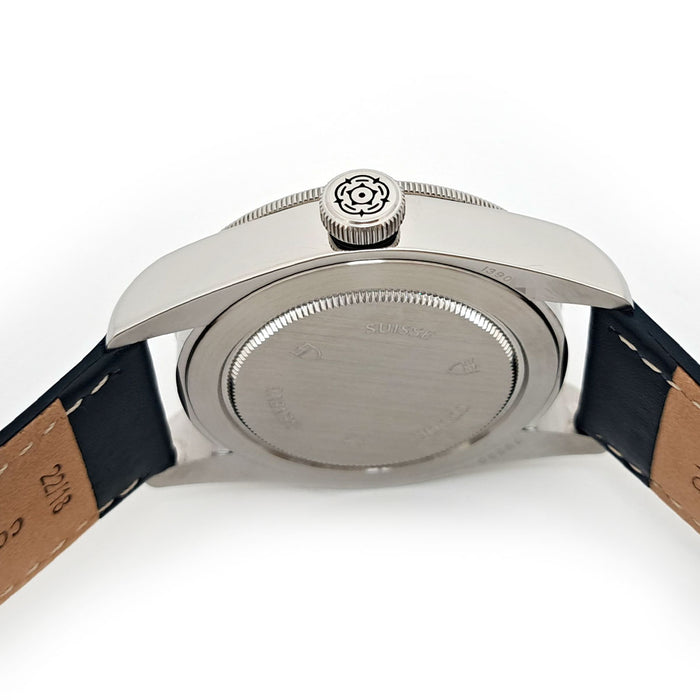 TUDOR
Heritage Black Bay
With Warranty Card