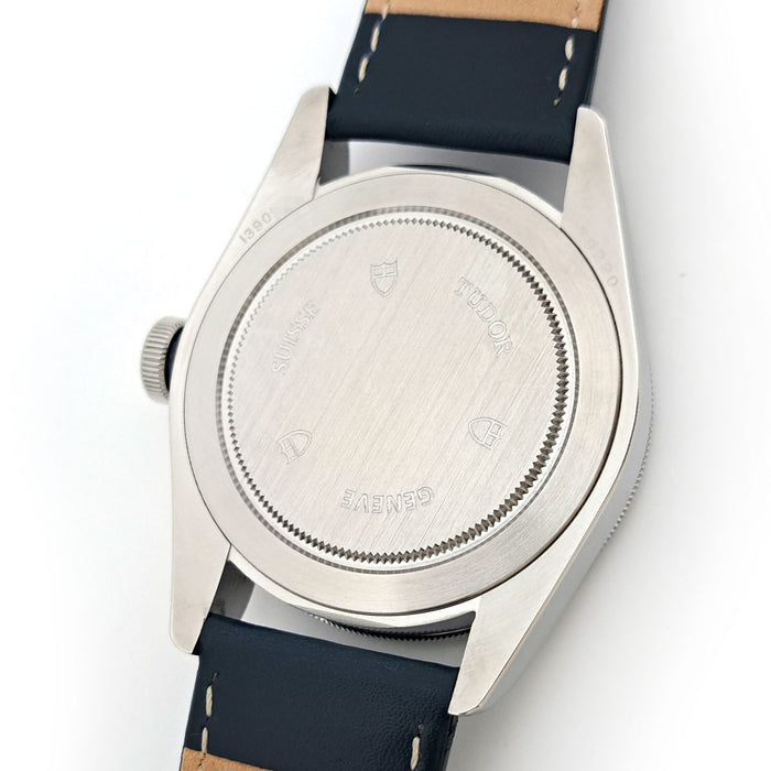 TUDOR
Heritage Black Bay
With Warranty Card